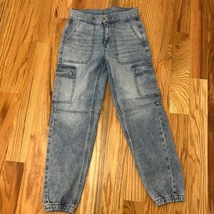 Women’s Cargo Jeans 00